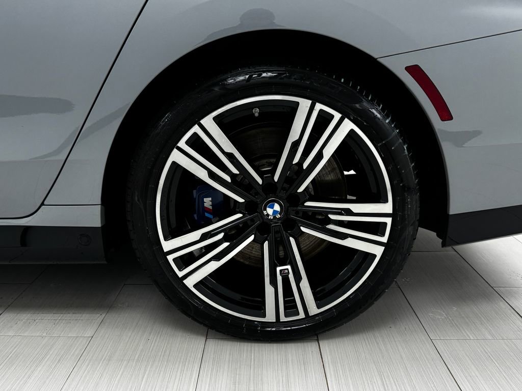 Used 2023 BMW 760i xDrive w/ Executive Package image 47
