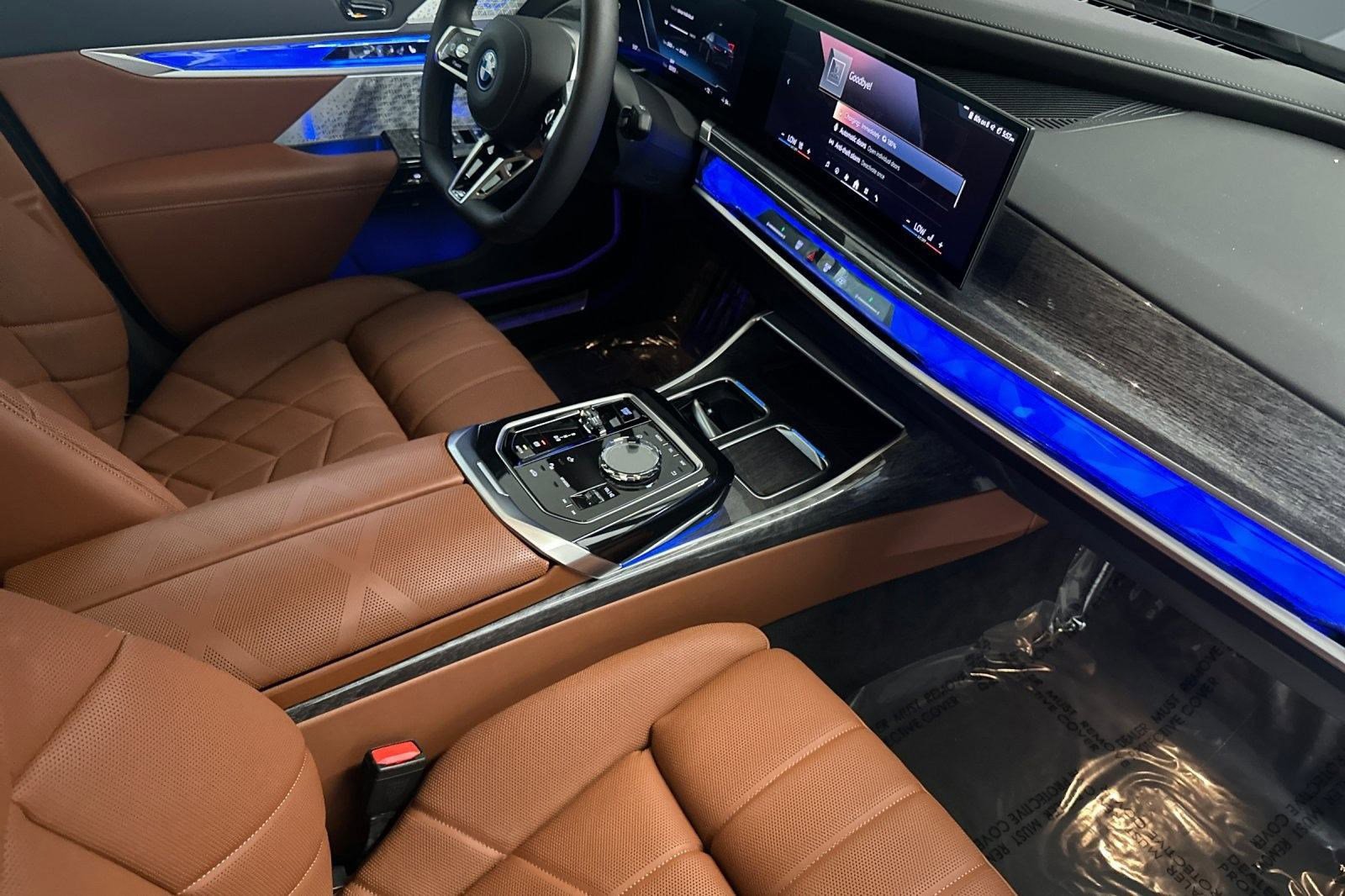 Used 2025 BMW i7 xDrive60 image 33