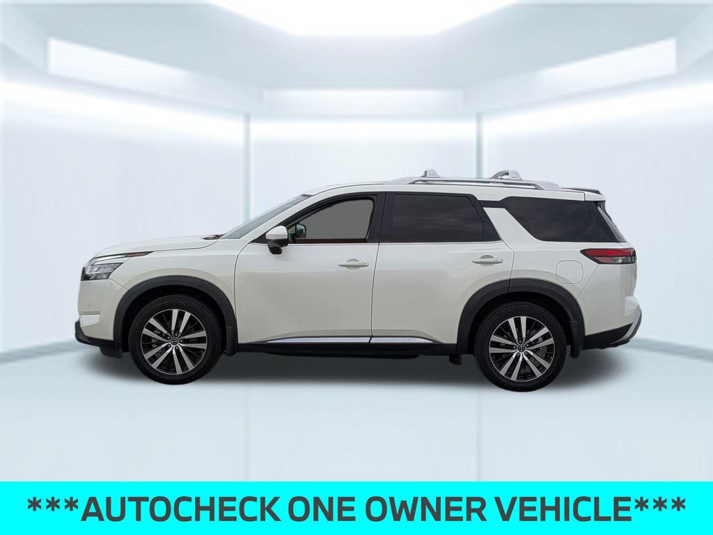 Used 2023 Nissan Pathfinder Platinum w/ Cargo Package AWD/4WD image 2