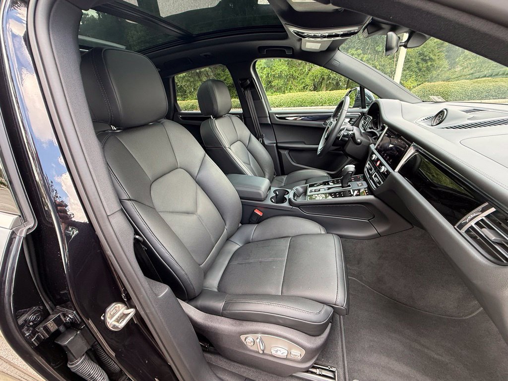 Used 2026 Porsche Macan AWD/4WD image 20