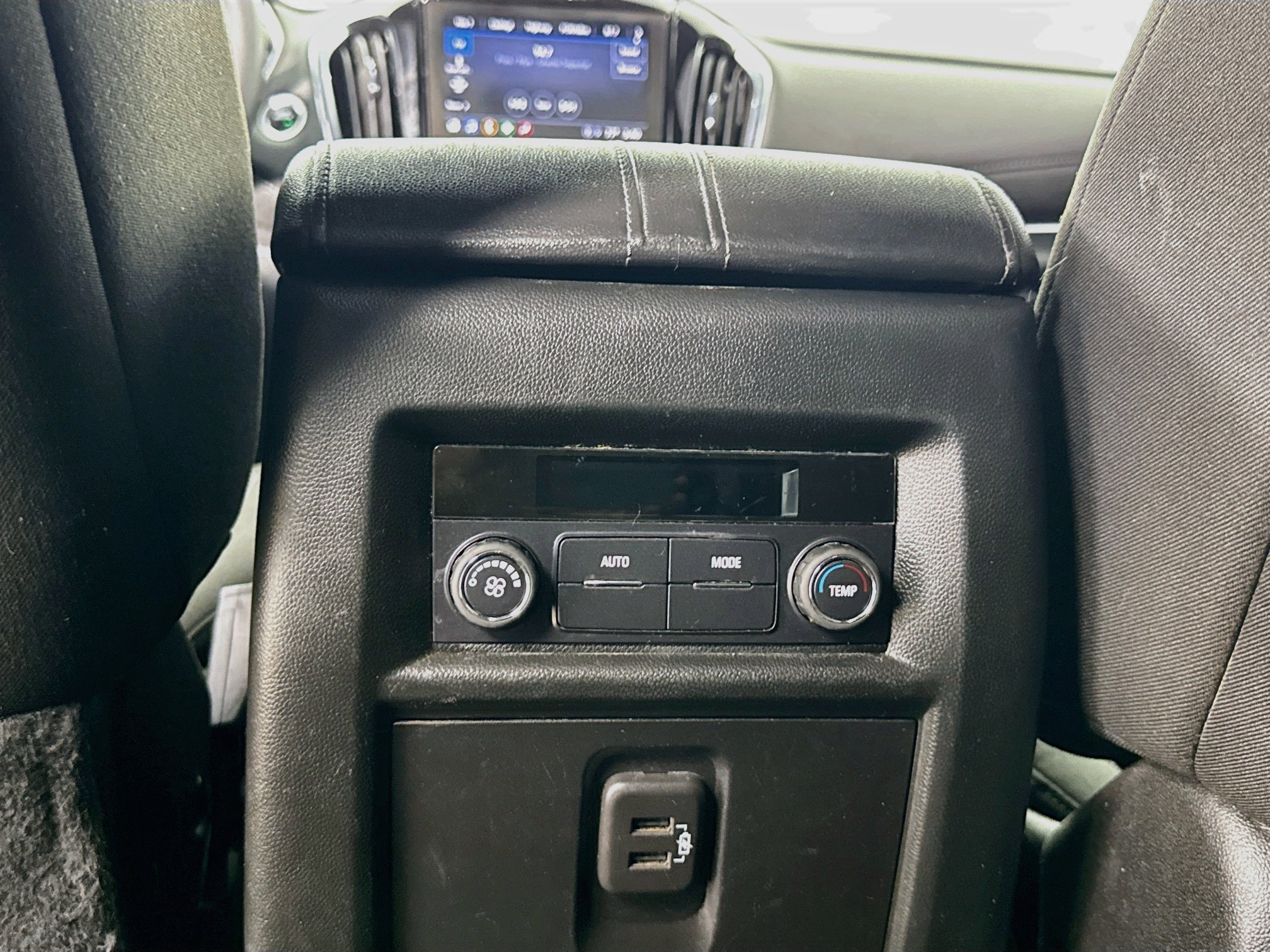 Used 2023 Chevrolet Traverse LT FWD image 25