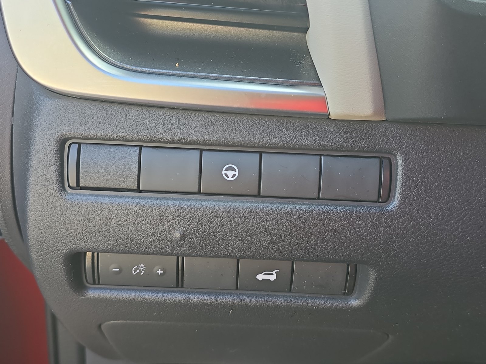Used 2021 Nissan Rogue SV w/ Premium Package FWD image 27
