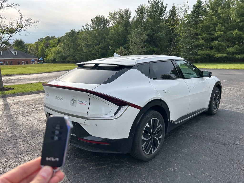 Certified 2022 Kia EV6 Wind w/ Wind Technology Package AWD/4WD image 7