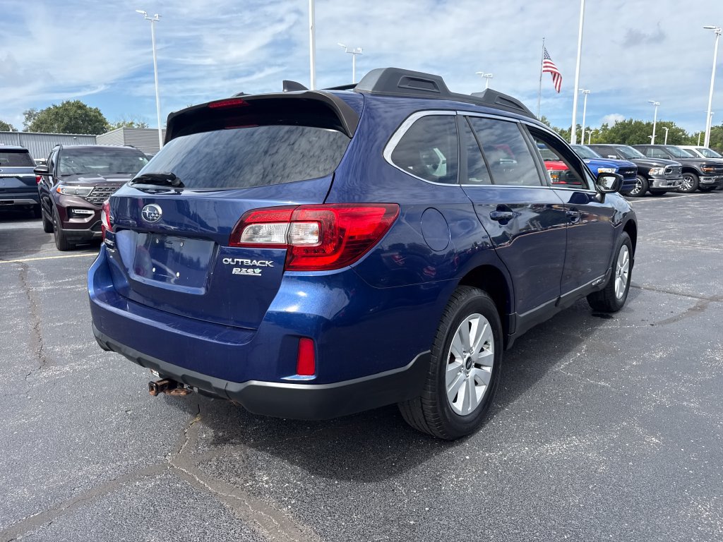 Used 2017 Subaru Outback 2.5i Premium AWD/4WD image 7