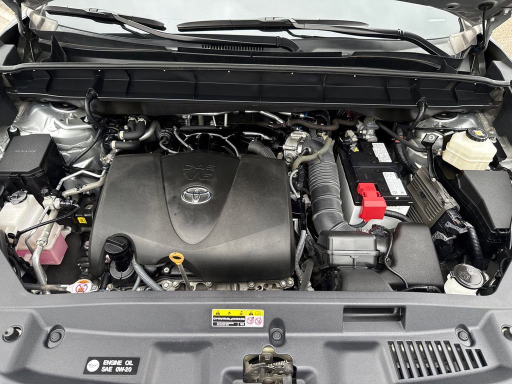 Used 2022 Toyota Highlander Platinum image 8