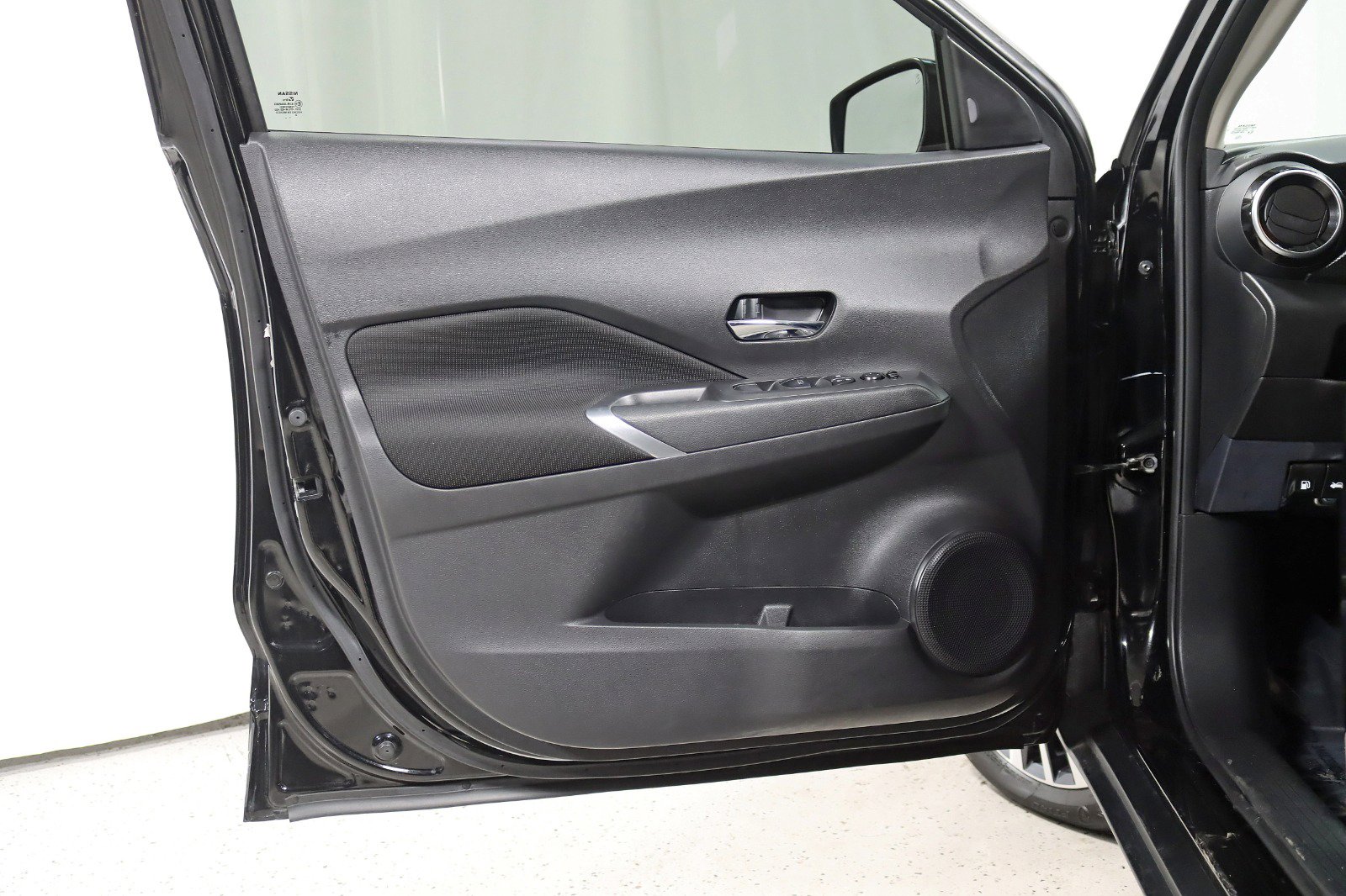 Used 2022 Nissan Kicks SV image 25