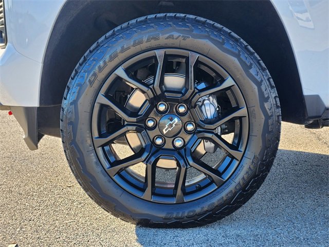 Used 2024 Chevrolet Colorado Z71 w/ LPO, Dark Essentials Package image 12