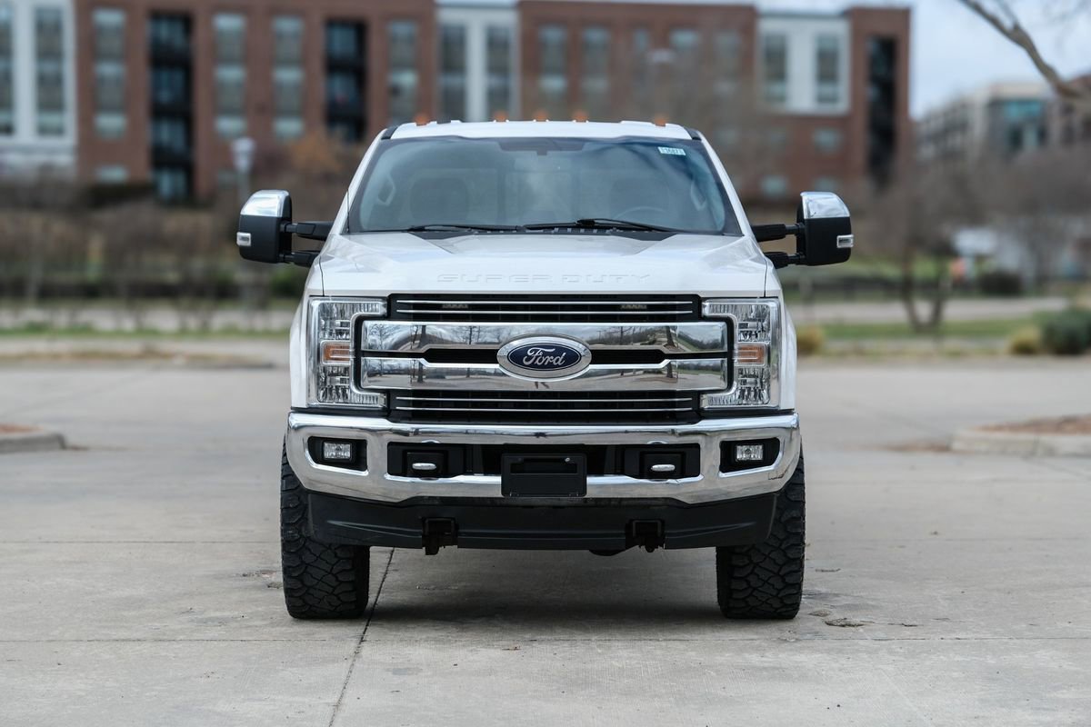 Used 2018 Ford F250 Lariat w/ Chrome Package image 4