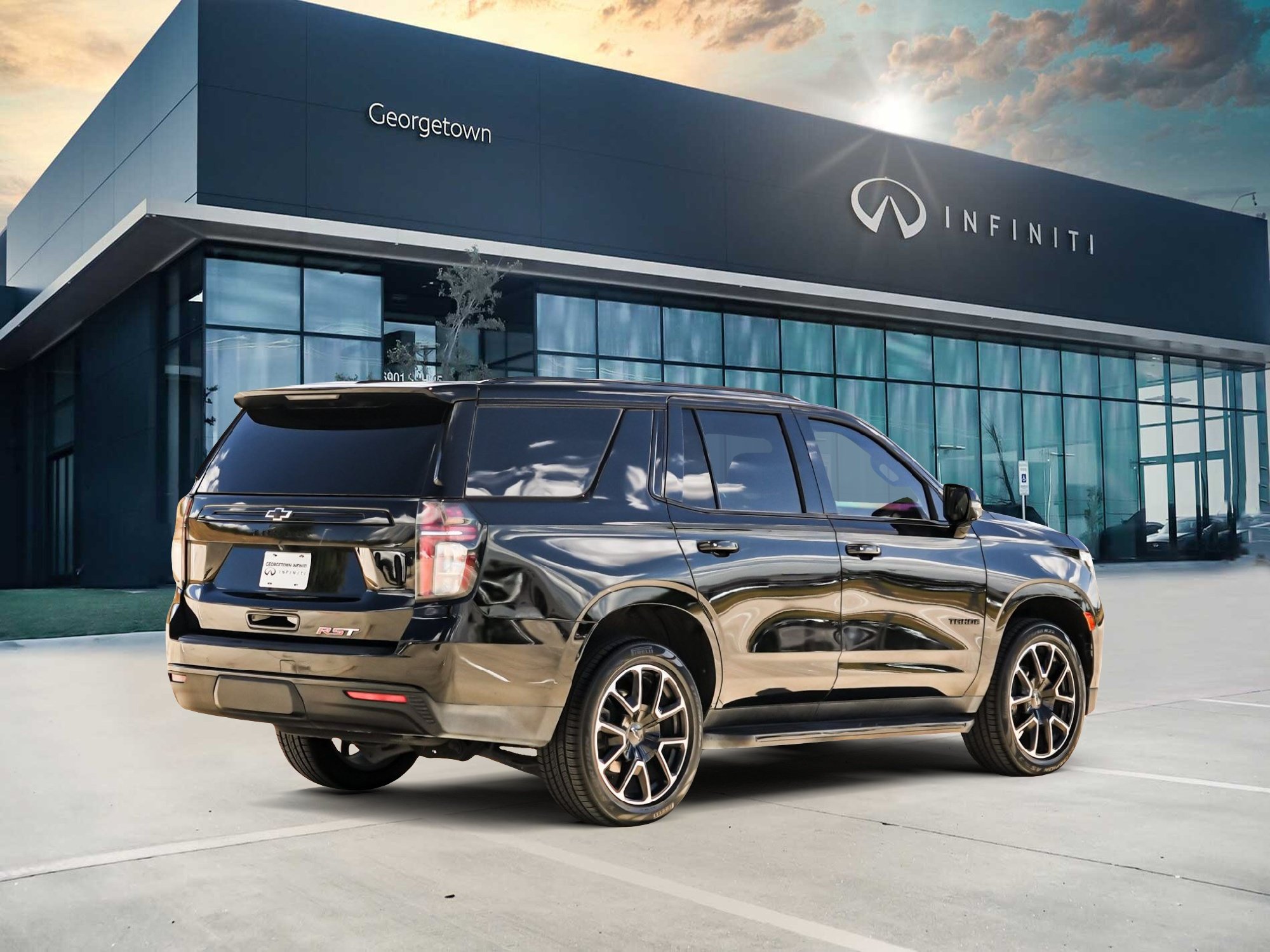 Used 2023 Chevrolet Tahoe RST w/ Luxury Package AWD/4WD image 4