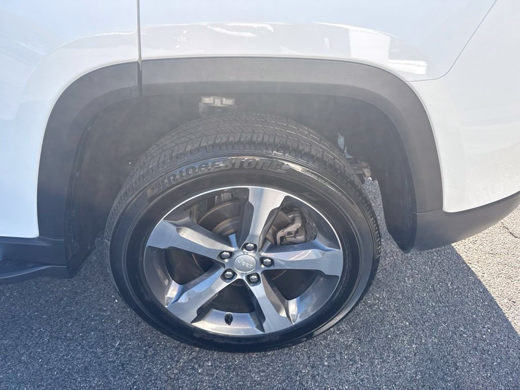 Used 2025 Jeep Grand Cherokee Limited AWD/4WD image 6
