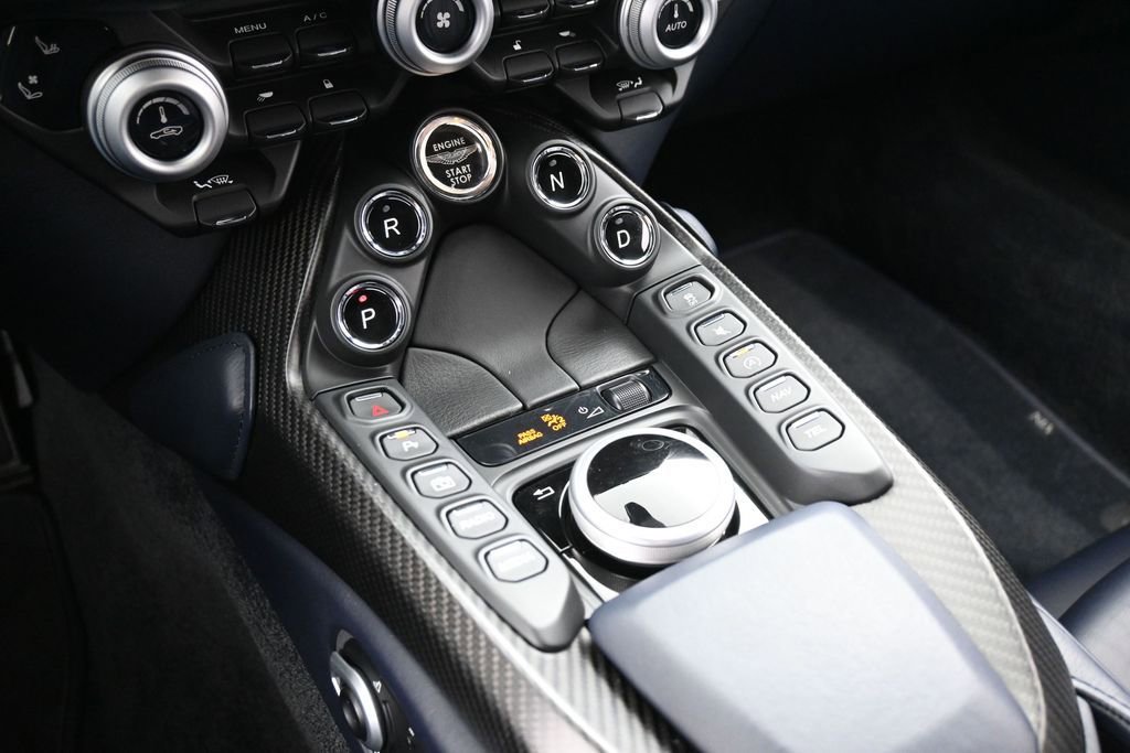 Used 2021 Aston Martin V8 Vantage Roadster RWD image 20