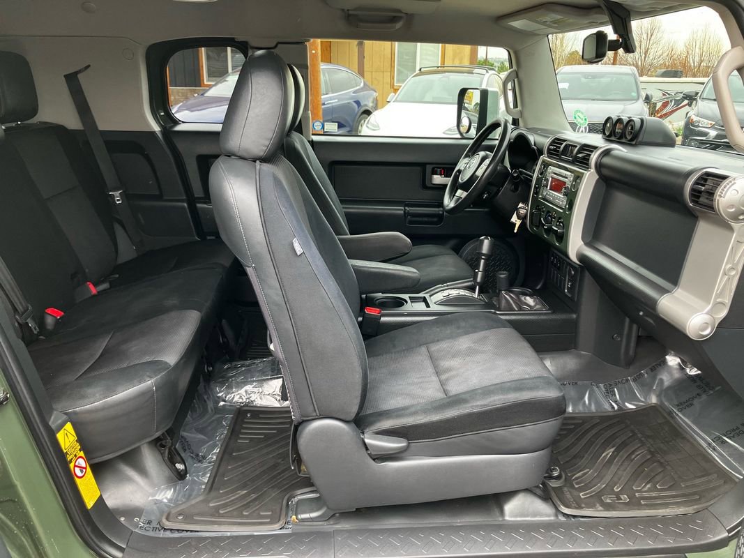 Used 2011 Toyota FJ Cruiser 4WD image 19