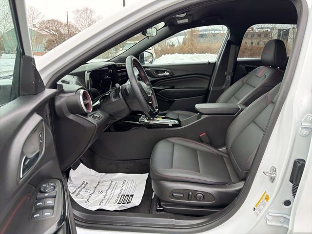 Used 2025 Chevrolet Trax RS w/ Driver Confidence Package image 12