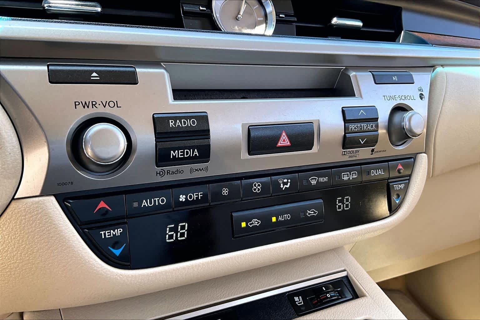 Used 2013 Lexus ES 350 w/ Luxury Pkg FWD image 31
