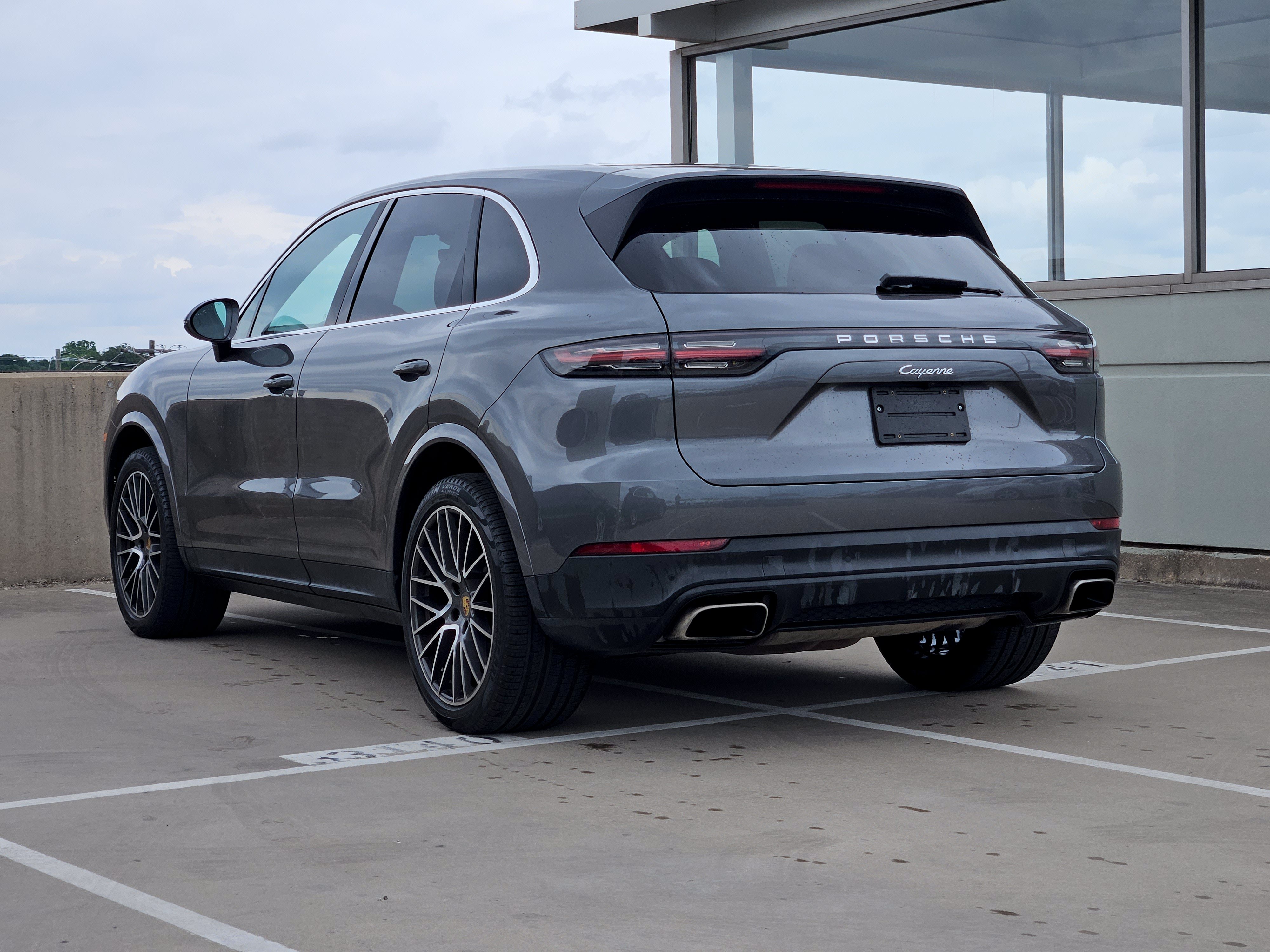 Used 2019 Porsche Cayenne AWD/4WD image 3