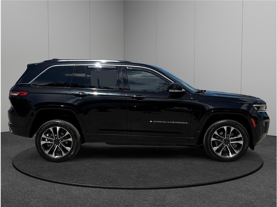 Used 2023 Jeep Grand Cherokee Overland image 10