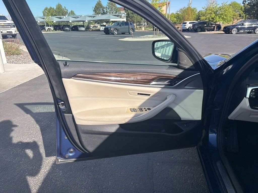 Used 2023 BMW 540i xDrive w/ Executive Package AWD/4WD image 9