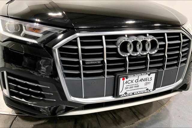 Used 2023 Audi Q7 2.0T Premium w/ Towing Package AWD/4WD image 21
