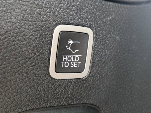 Used 2022 Jeep Grand Wagoneer Series I AWD/4WD image 13