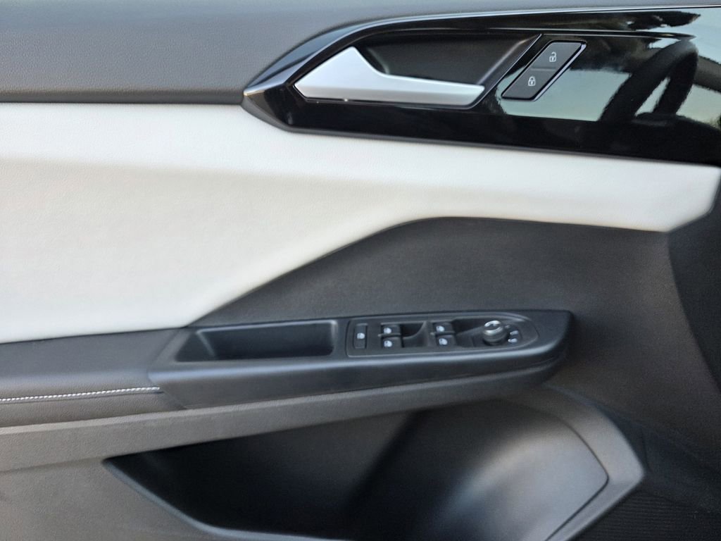 New 2026 Volkswagen Taos S FWD image 19