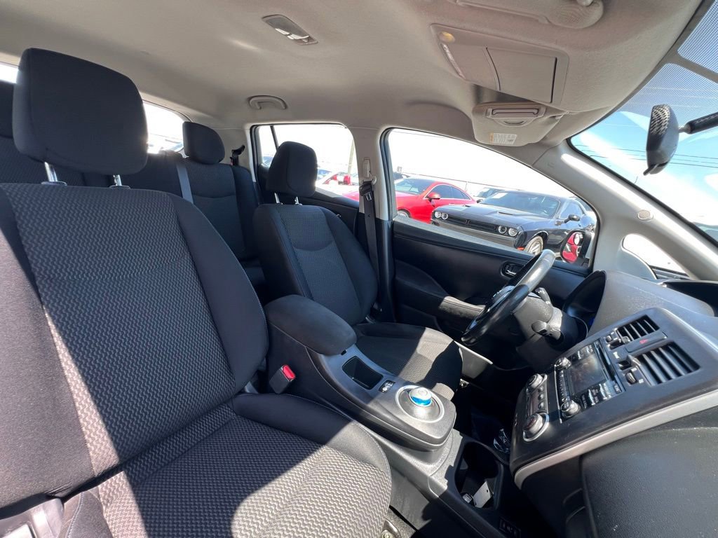 Used 2014 Nissan Leaf S FWD image 15