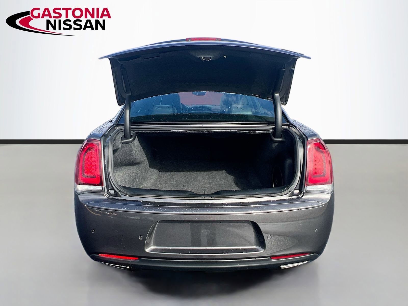 Used 2023 Chrysler 300 S image 35