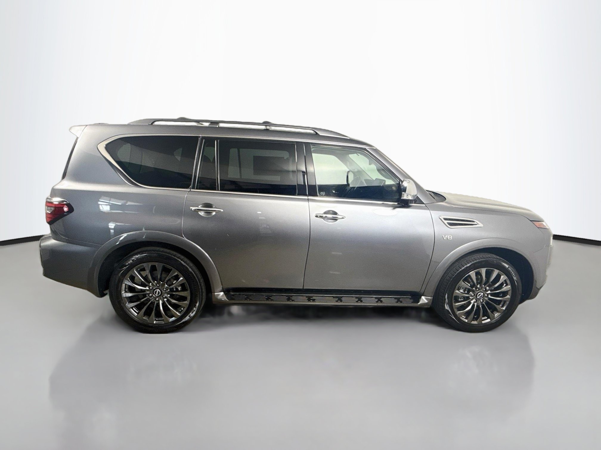 Used 2022 Nissan Armada Platinum w/ Captain's Chairs Package AWD/4WD image 8