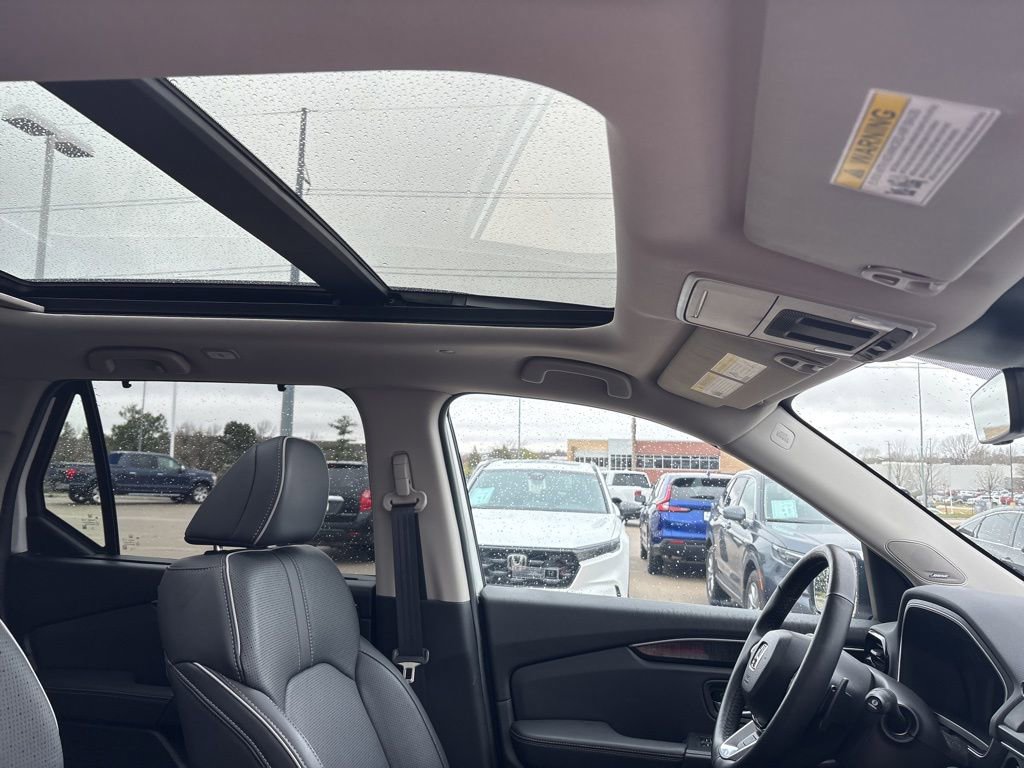 Certified 2025 Honda Pilot Elite image 33