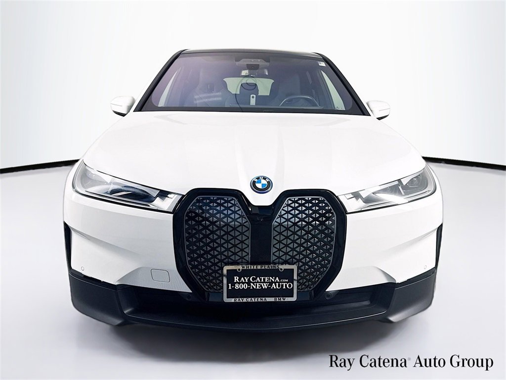 Used 2025 BMW iX xDrive50 w/ Premium Package image 2
