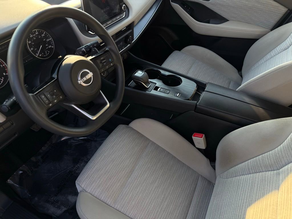 Certified 2023 Nissan Rogue SV image 17