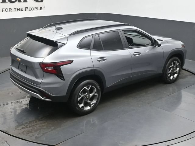 Used 2025 Chevrolet Trax LT FWD image 44