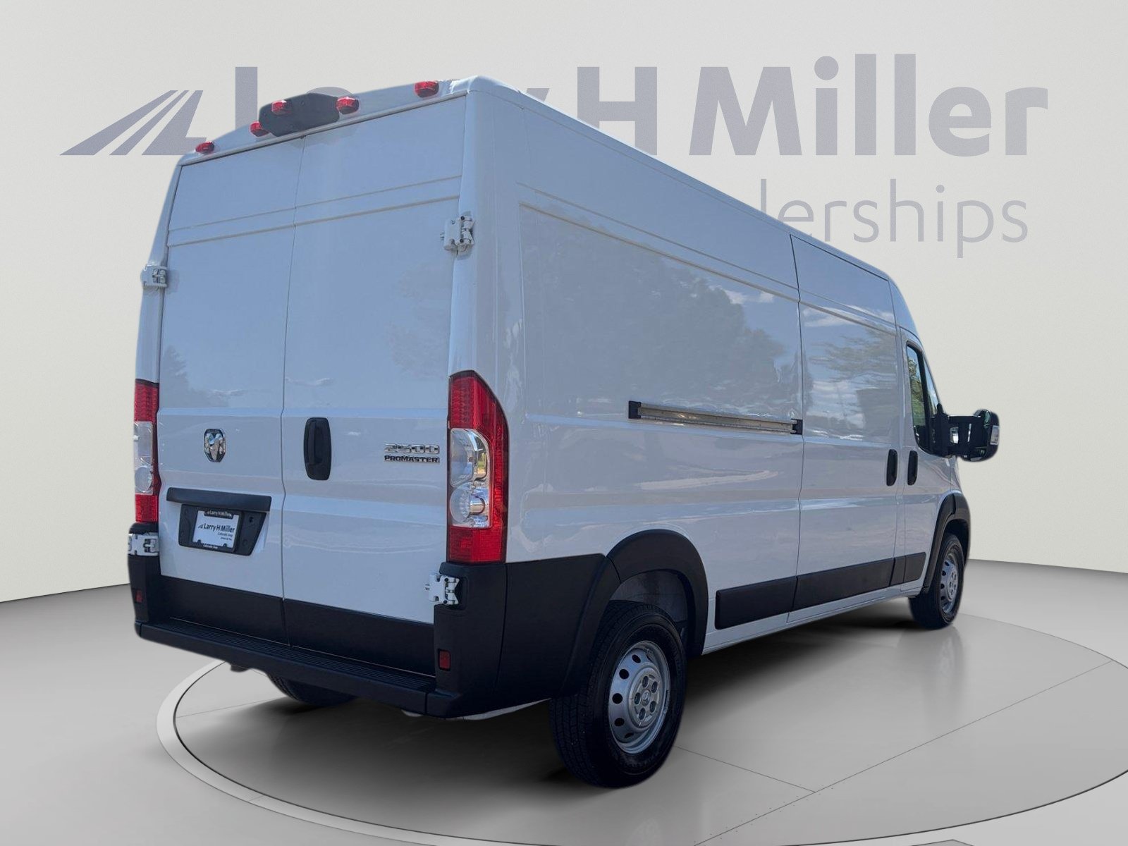 Used 2023 RAM ProMaster 2500 FWD image 5