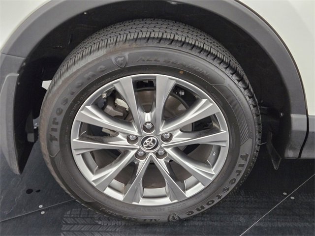 Used 2018 Toyota RAV4 Limited image 10