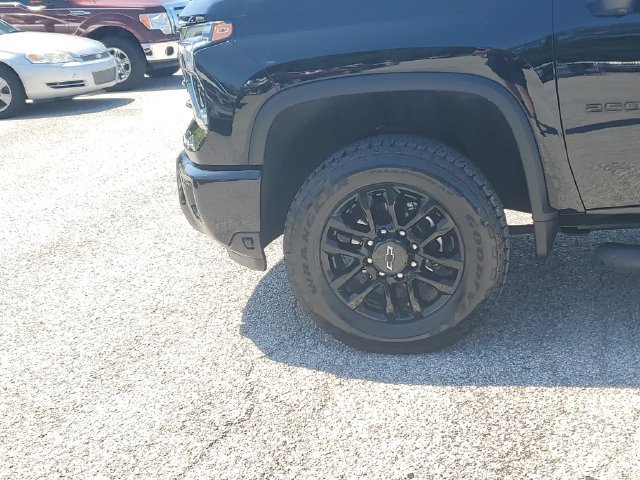 Used 2025 Chevrolet Silverado 2500 LTZ w/ Trail Boss Package AWD/4WD image 8