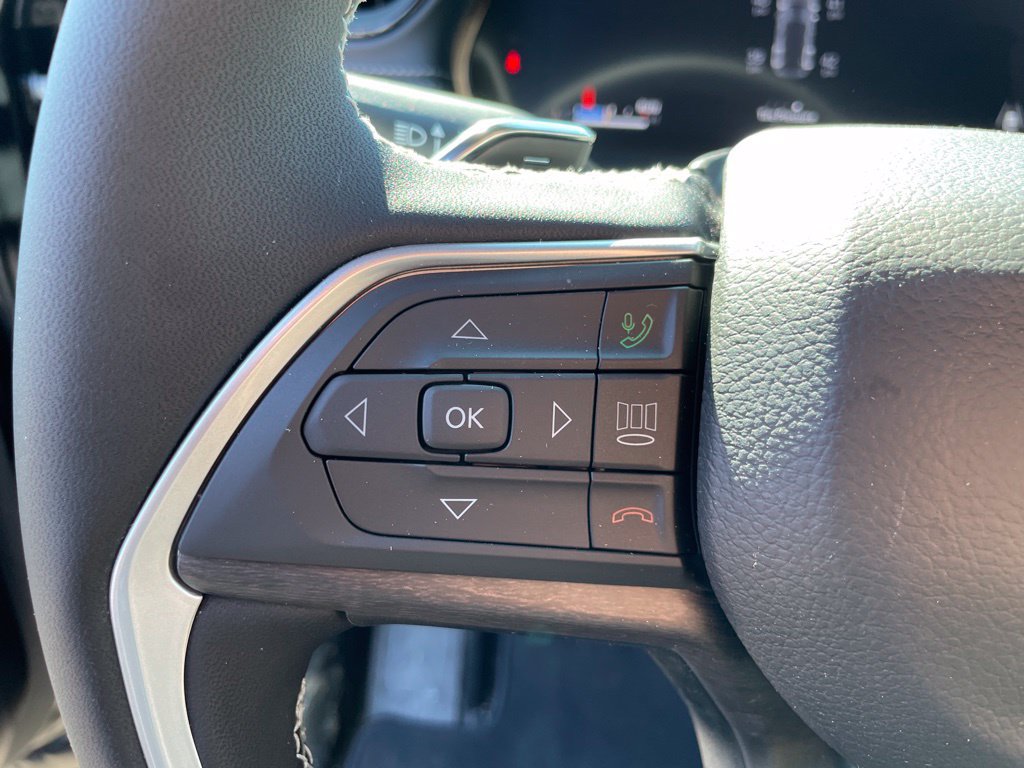 New 2026 Jeep Grand Cherokee Altitude AWD/4WD image 18