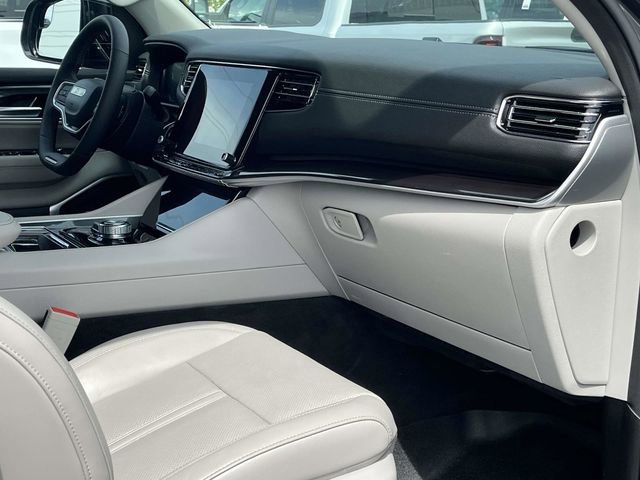Used 2023 Jeep Wagoneer L 4WD w/ Convenience Group I image 27