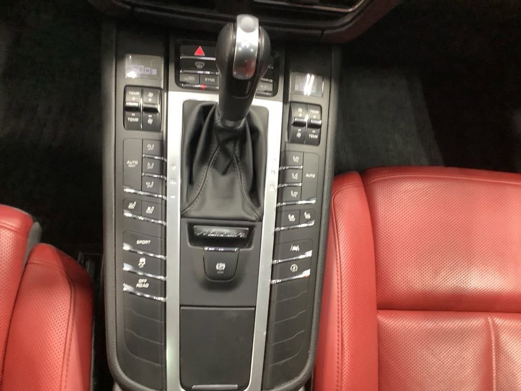 Used 2020 Porsche Macan S image 16