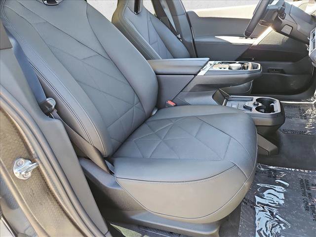 Used 2024 BMW iX xDrive50 w/ Sport Package AWD/4WD image 21