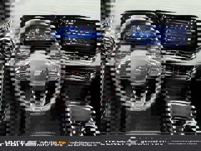 Used 2025 Chevrolet Equinox LT AWD/4WD image 12