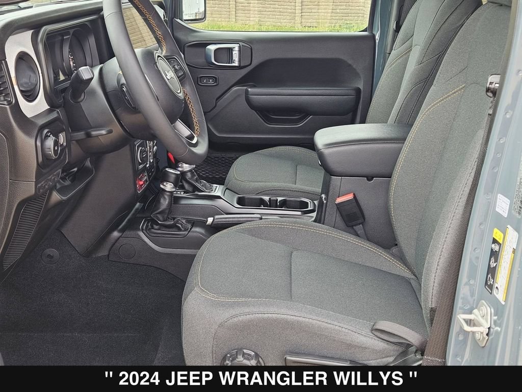 Used 2024 Jeep Wrangler Unlimited Sport AWD/4WD image 11