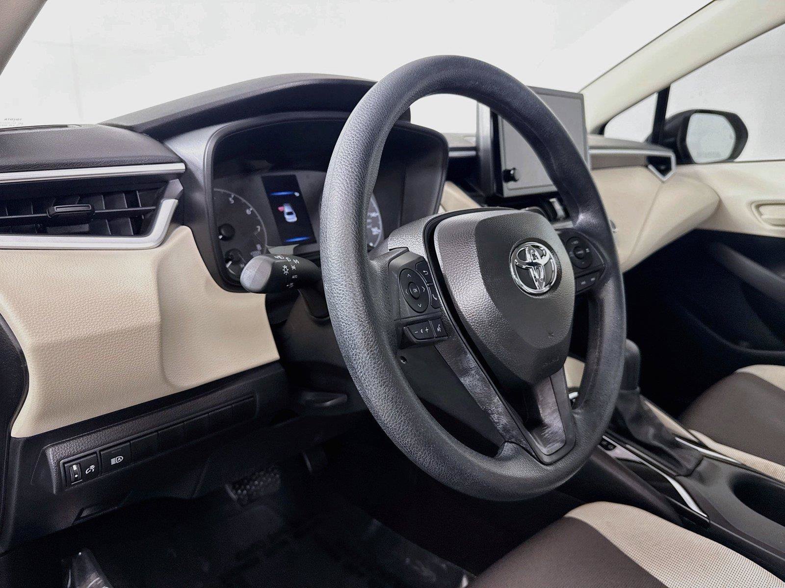 Certified 2025 Toyota Corolla LE w/ Convenience Package FWD image 4