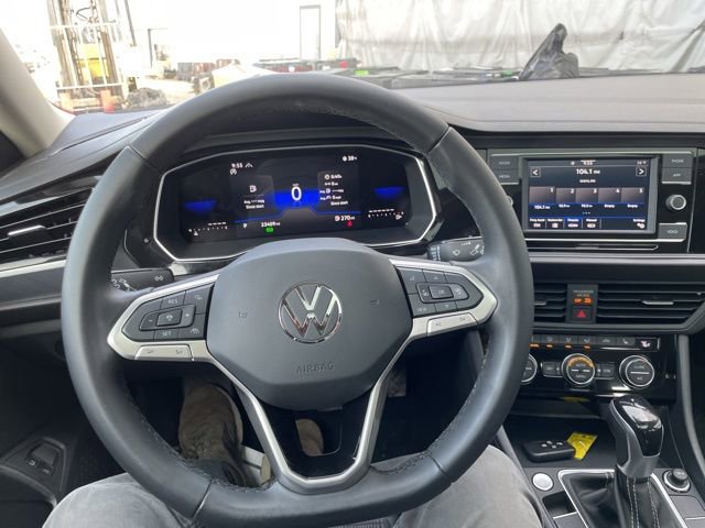 Used 2023 Volkswagen Jetta SE image 21