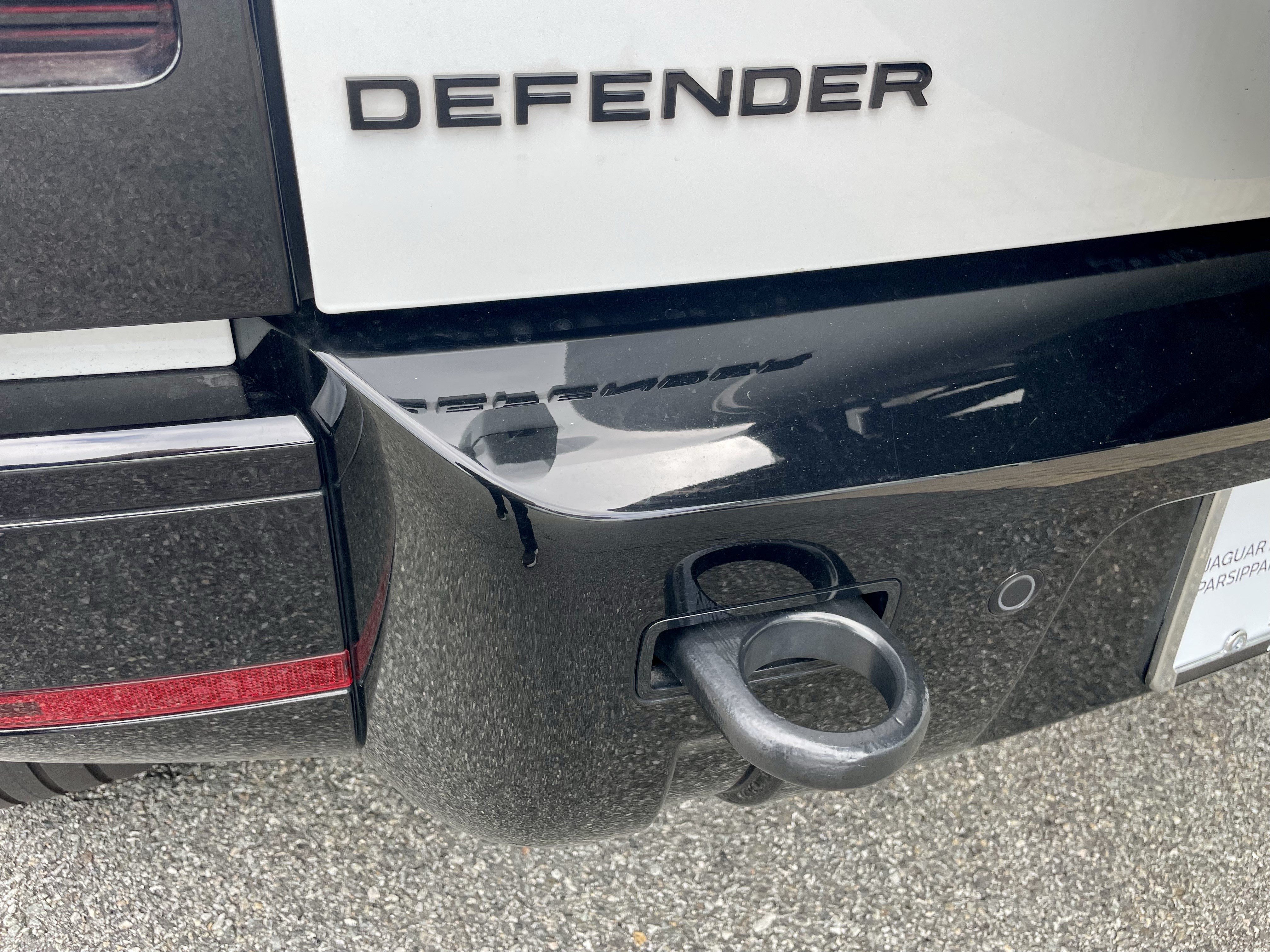 Certified 2025 Land Rover Defender 110 X-Dynamic SE AWD/4WD image 34