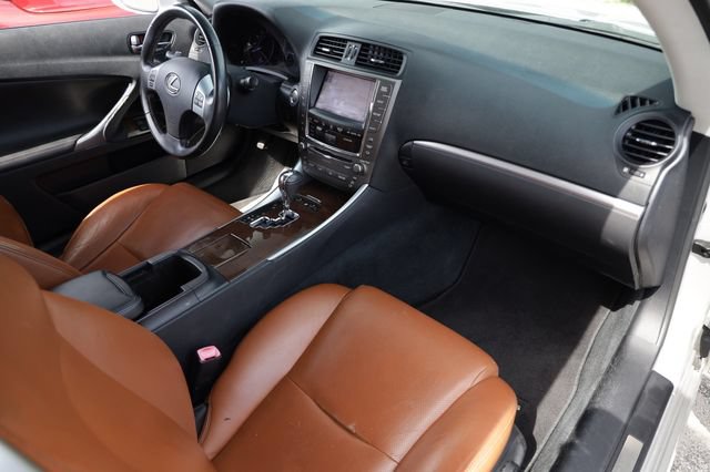 Used 2011 Lexus IS 350C w/ Luxury Pkg RWD image 15