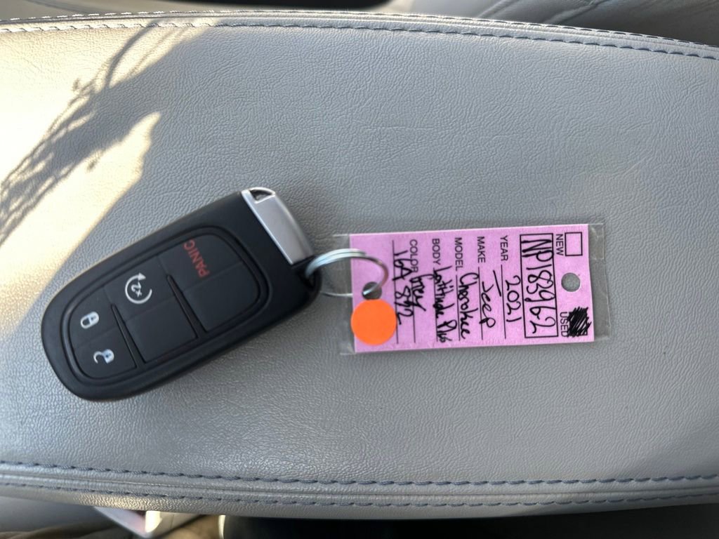 Used 2021 Jeep Cherokee Latitude Plus image 20