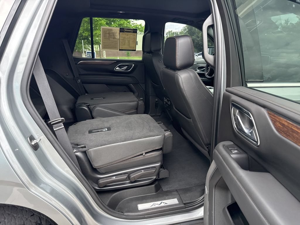 Used 2023 Chevrolet Tahoe High Country AWD/4WD image 11