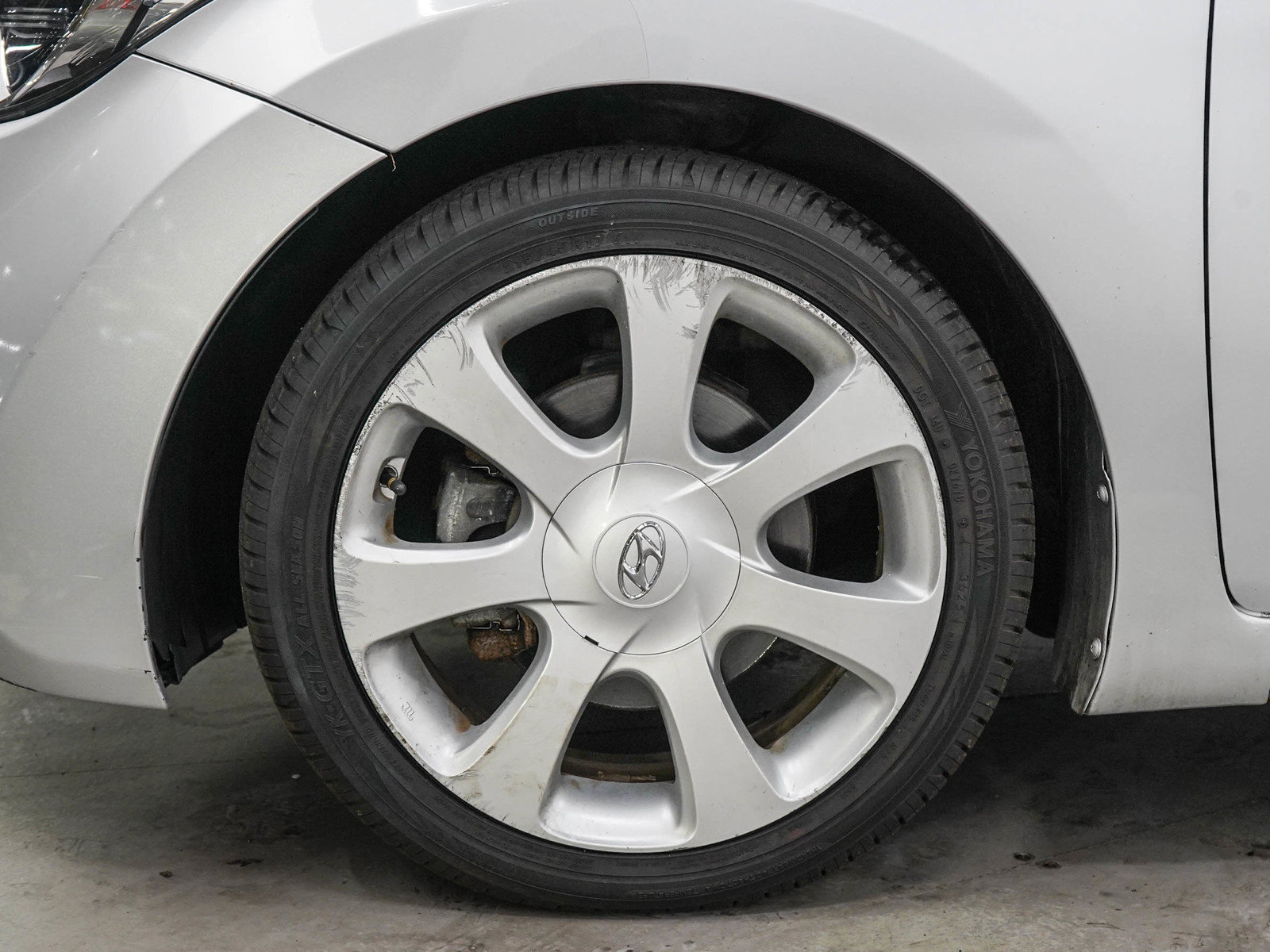 Used 2013 Hyundai Elantra Limited FWD image 26