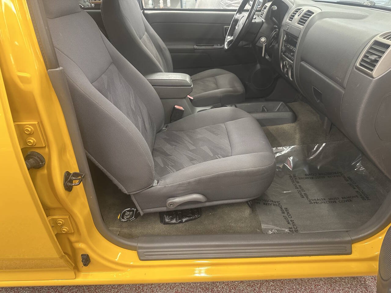 Used 2004 Chevrolet Colorado LS RWD image 27
