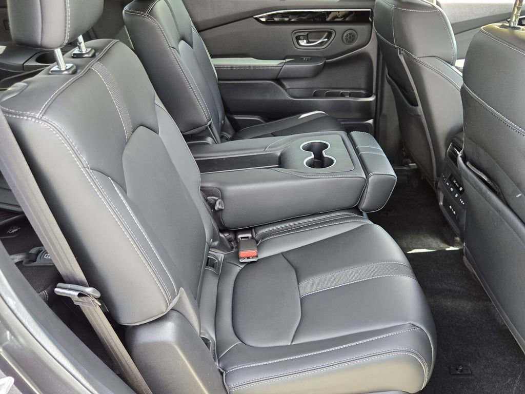Certified 2024 Honda Pilot Touring image 17