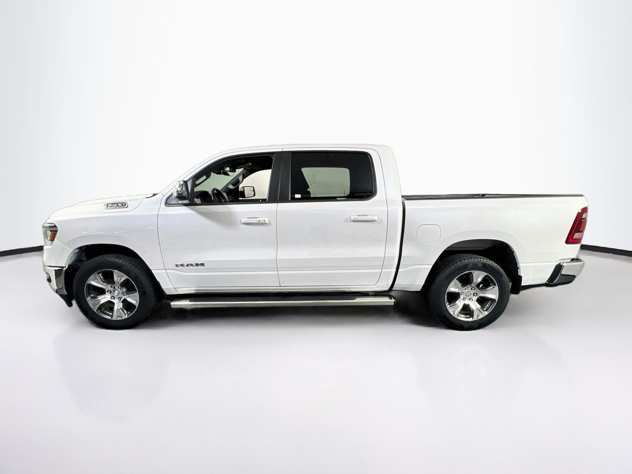 Used 2023 RAM 1500 Laramie AWD/4WD image 8